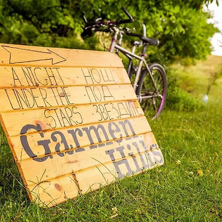 Hills Holiday park Garmen